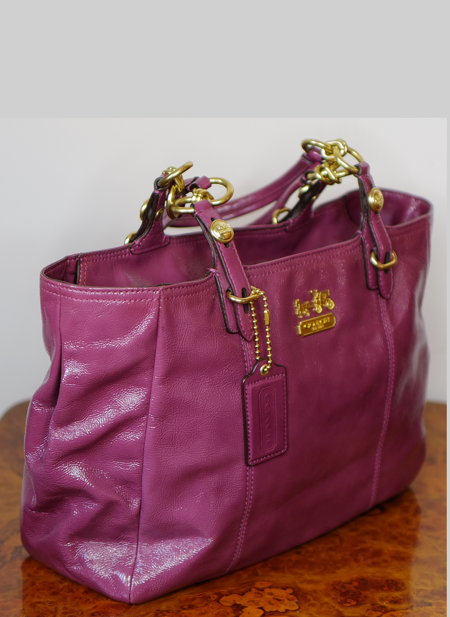 Bolso Grande de Charol Morado