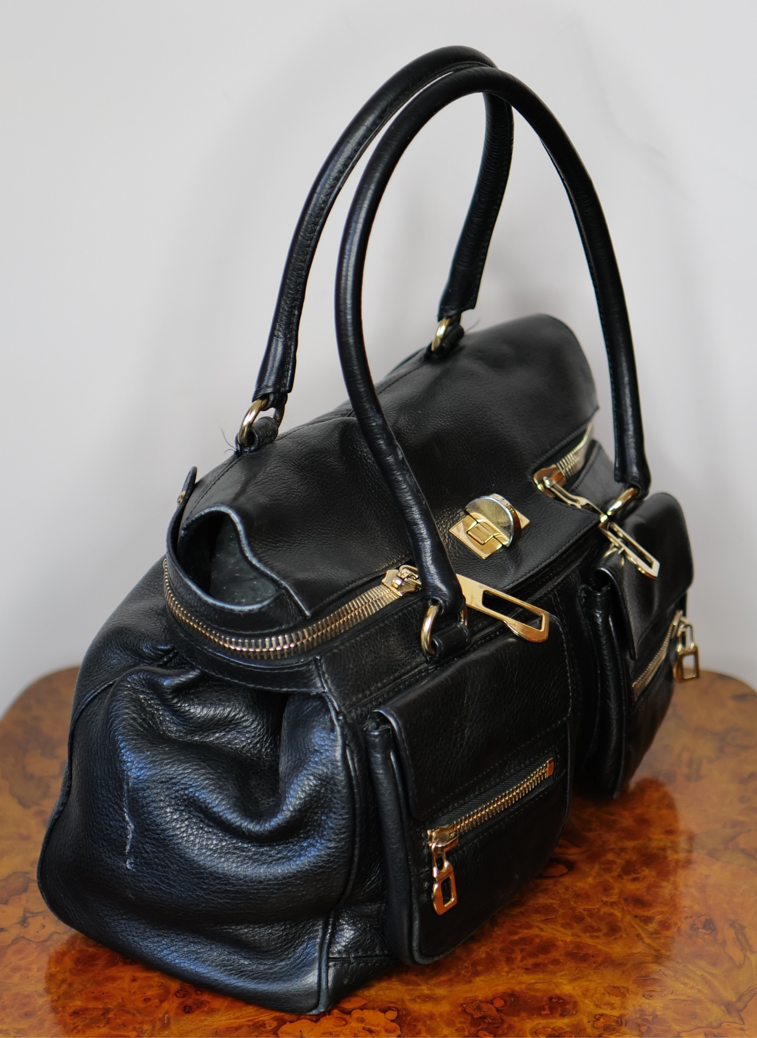 Bolso Margaus de Cuero Negro