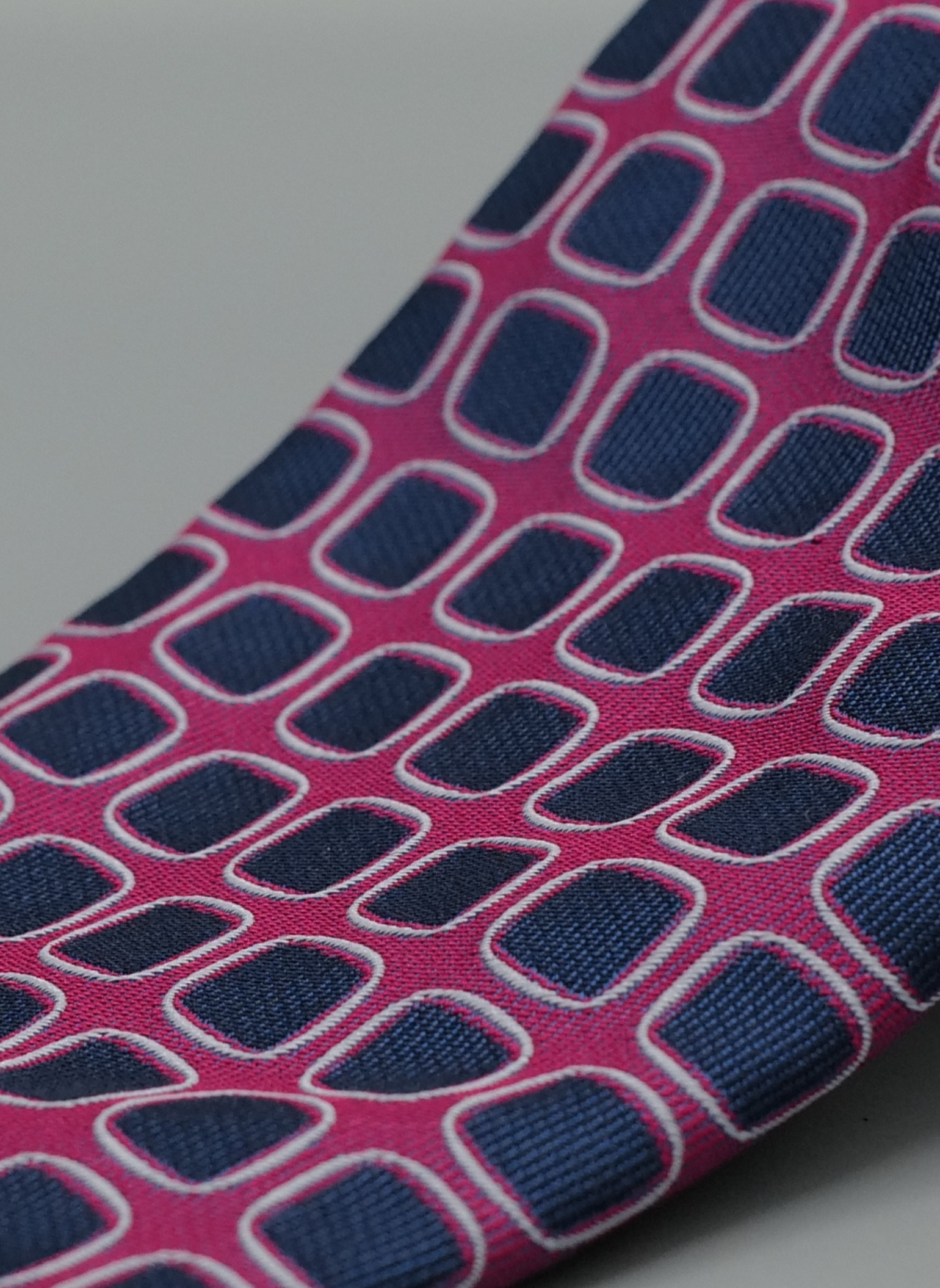 Corbata Fucsia con Cuadros Azul Marino