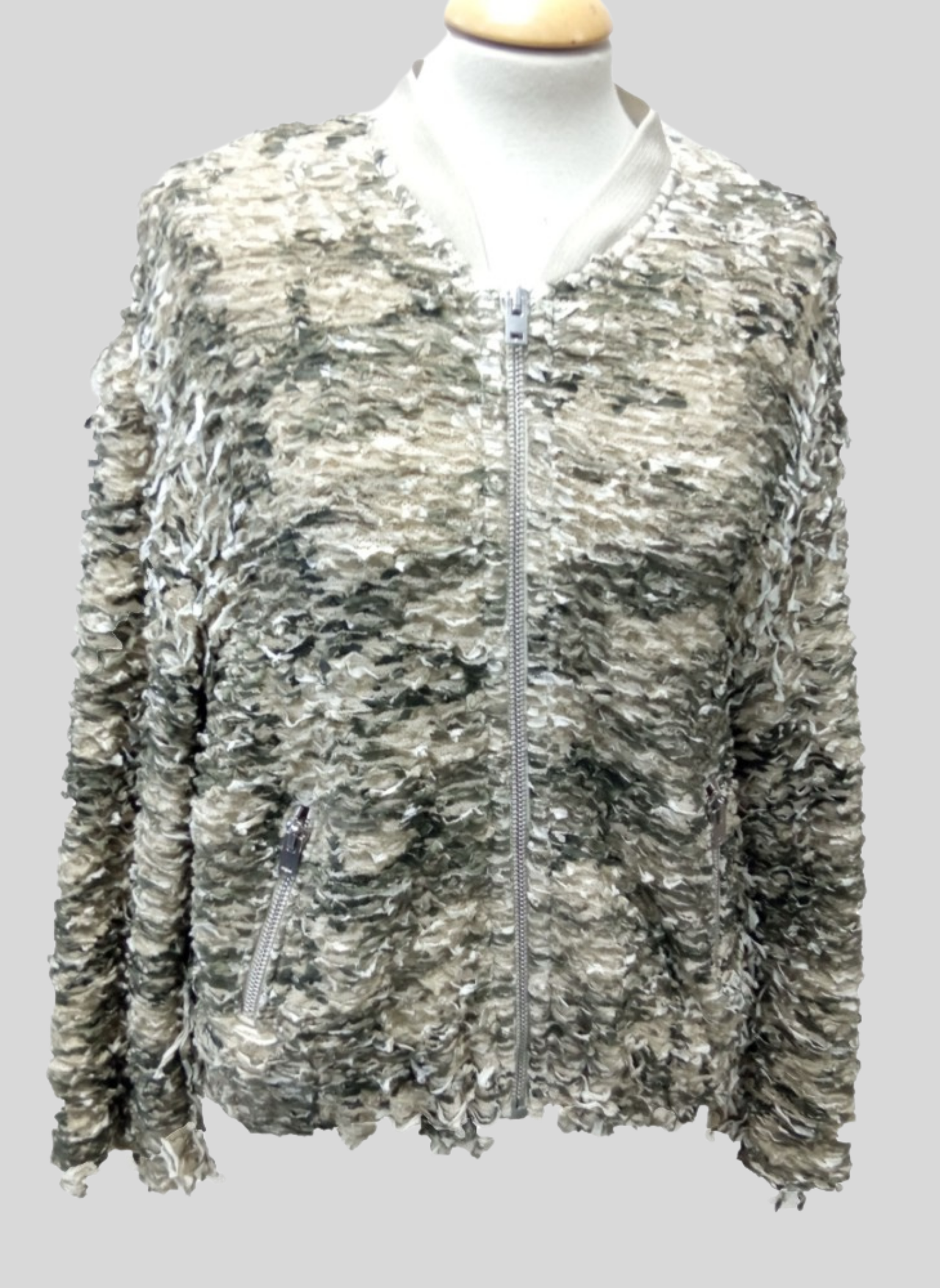 Chaqueta Deshilachada Gris